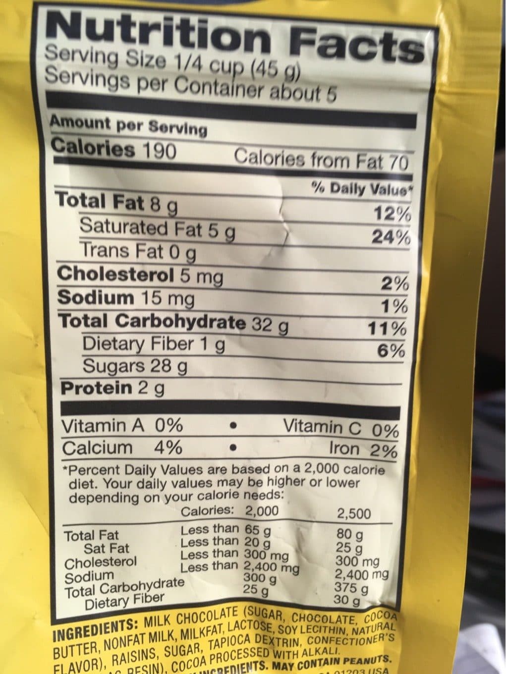 Nestlé California raisins covered in chocolate packshot