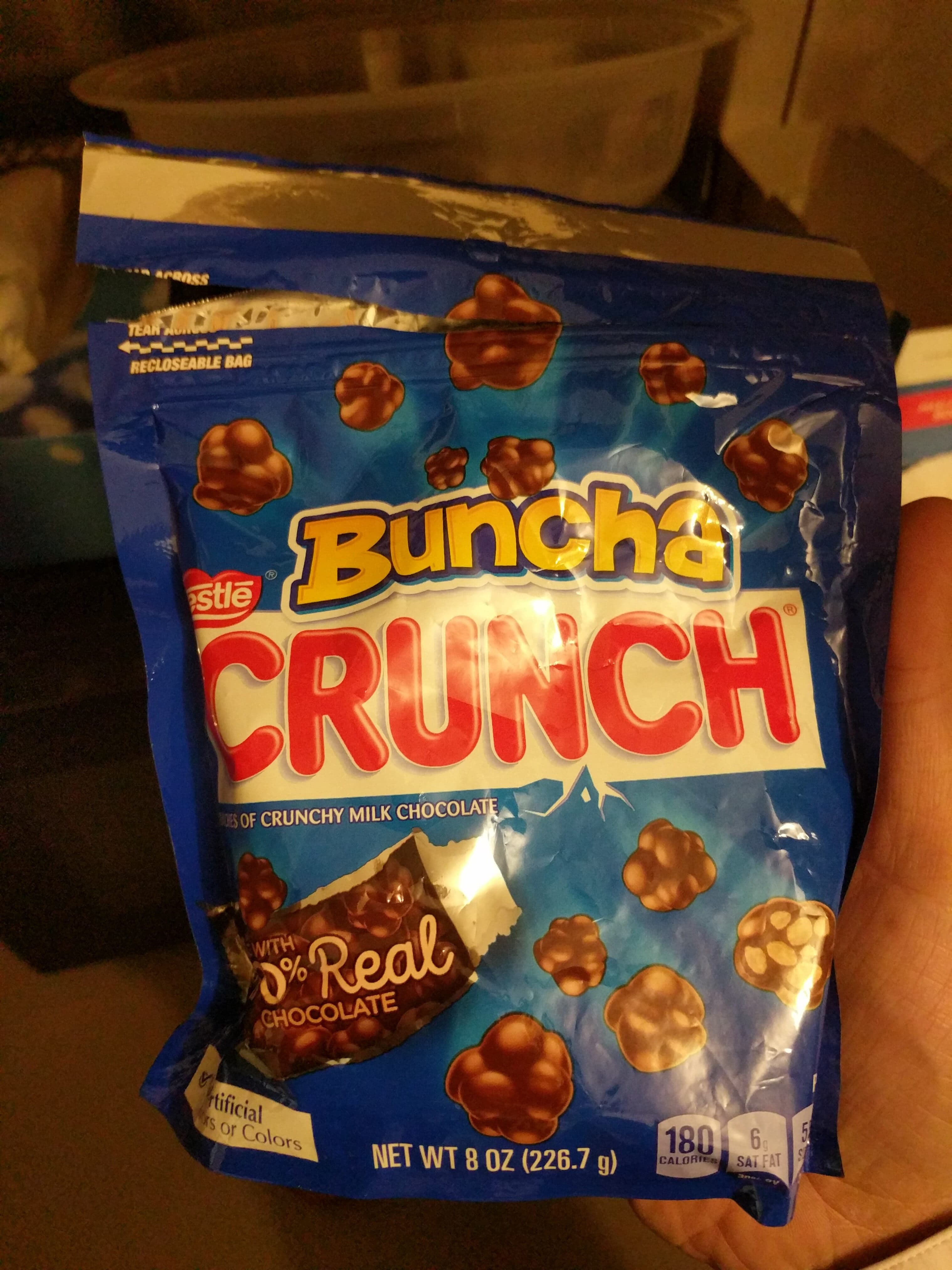 Nestlé Bunches of crunchy milk chocolate packshot