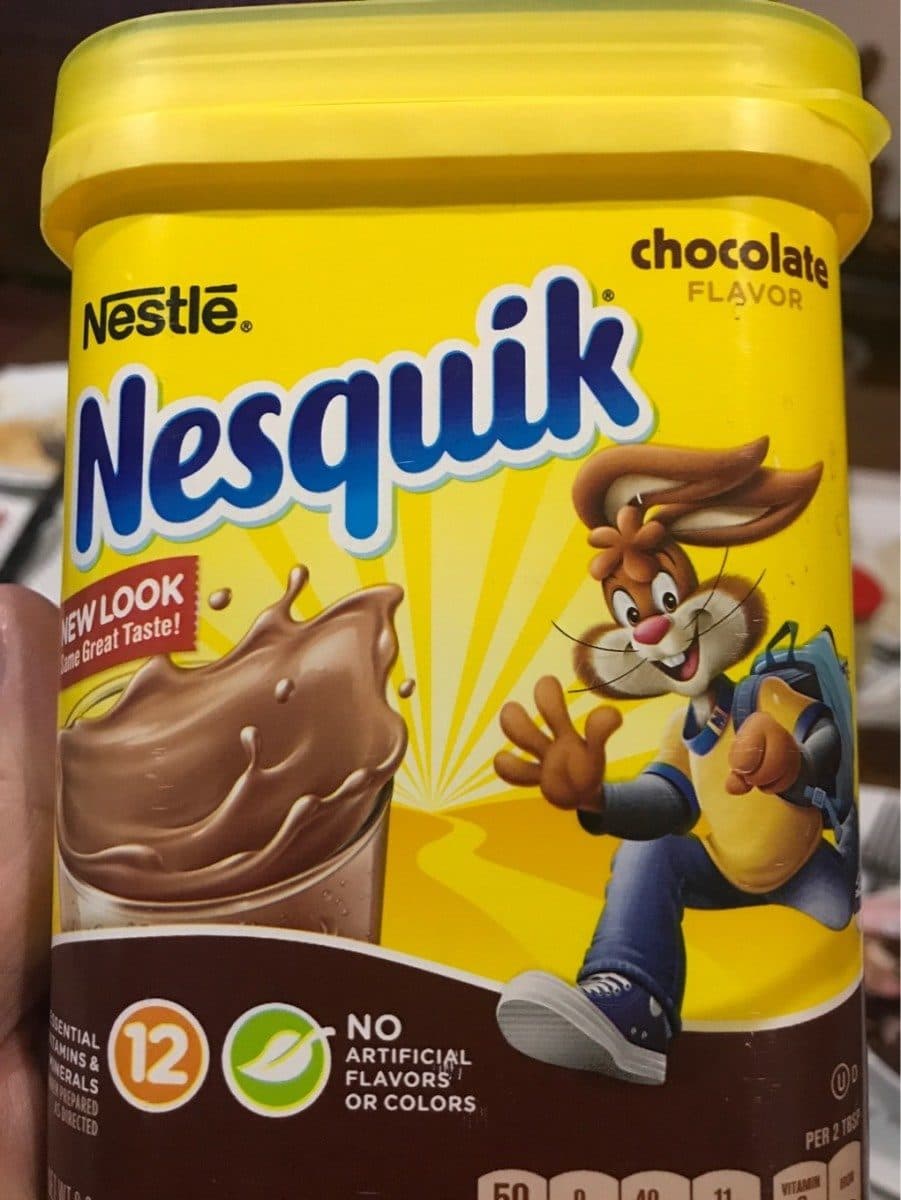 Nesquik Chocolate essential vitamins & minerals, chocolate packshot