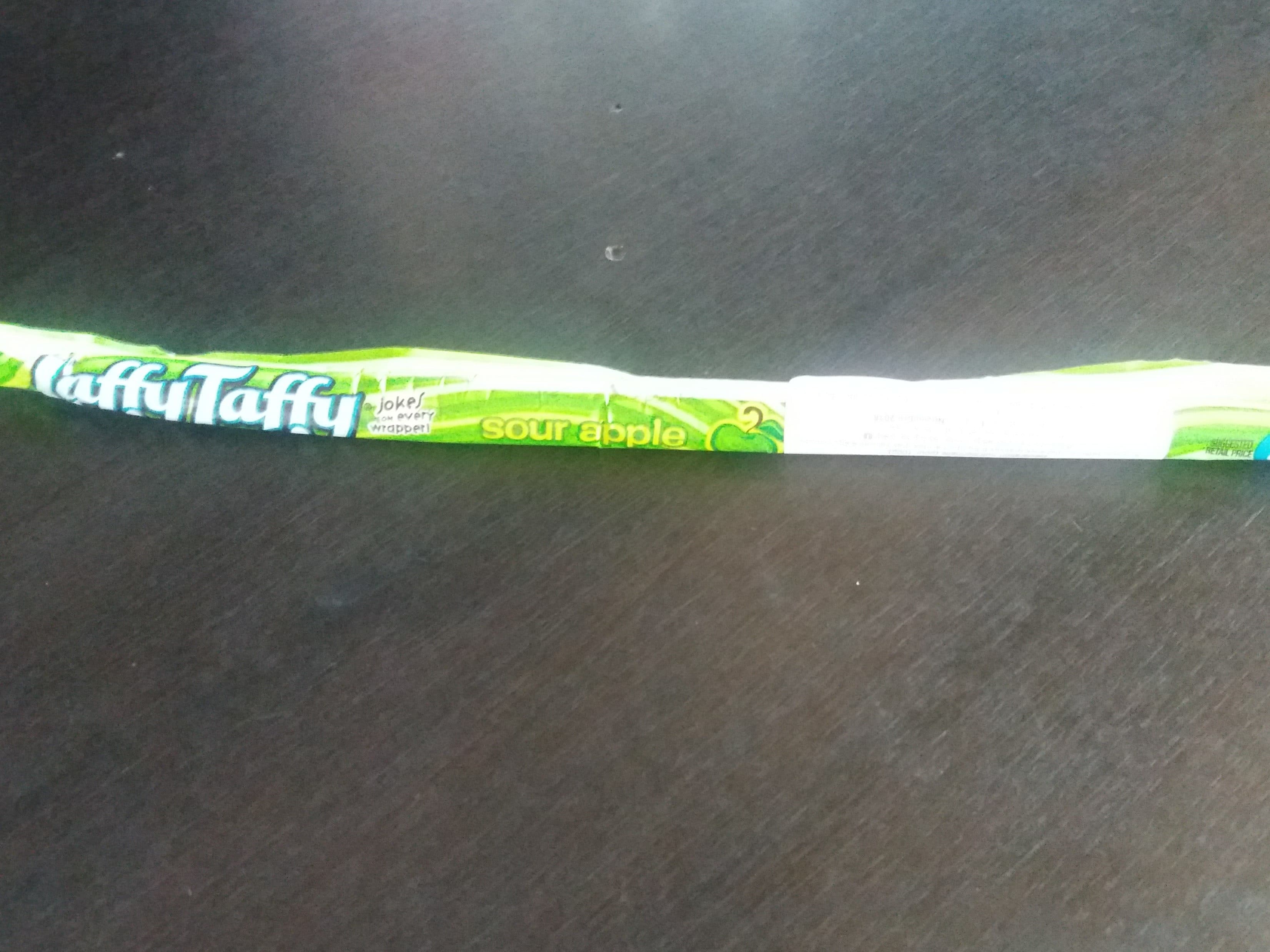 Nestlé Laffy taffy, taffy candy, sour apple, sour apple packshot