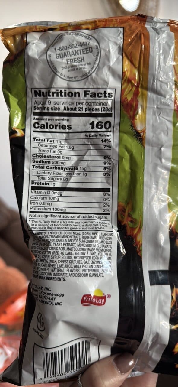 Cheetos Flamin' Hot Limon Crunchy packshot