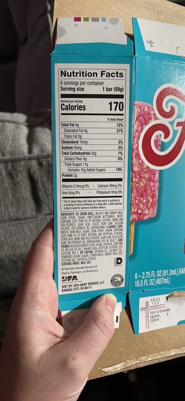 Friendly's Strawberry Cake Krunch Ice Cream Bars packshot