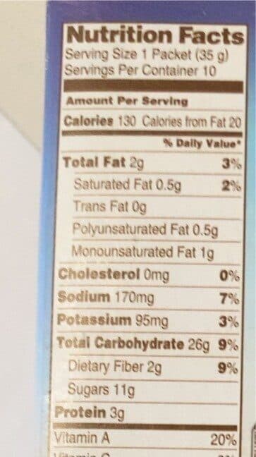 Quaker Instant oatmeal blueberries & cream packshot