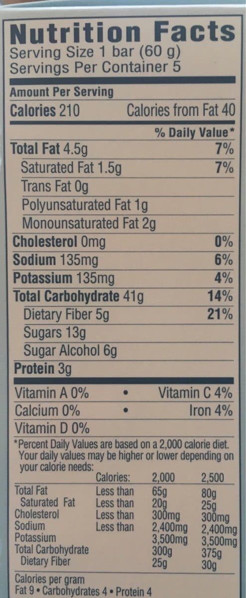 Quaker Strawberry soft baked bars squares with fruit filling, strawberry packshot