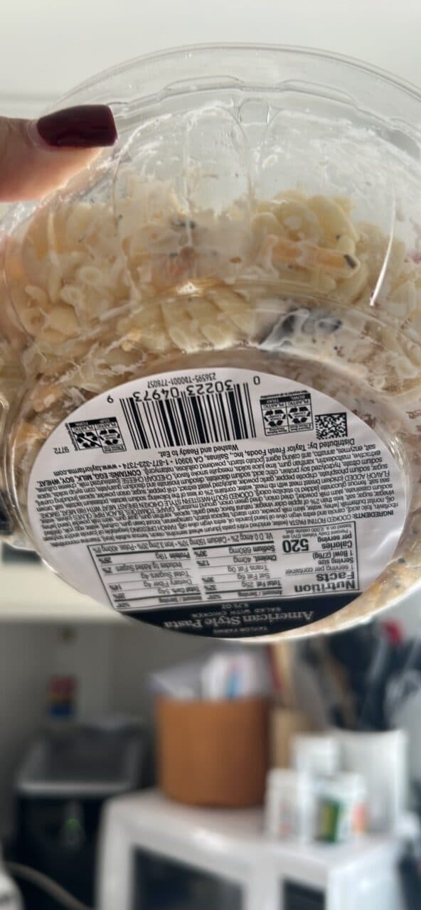 Taylor Farms American Style Pasta Salad with Chicken packshot
