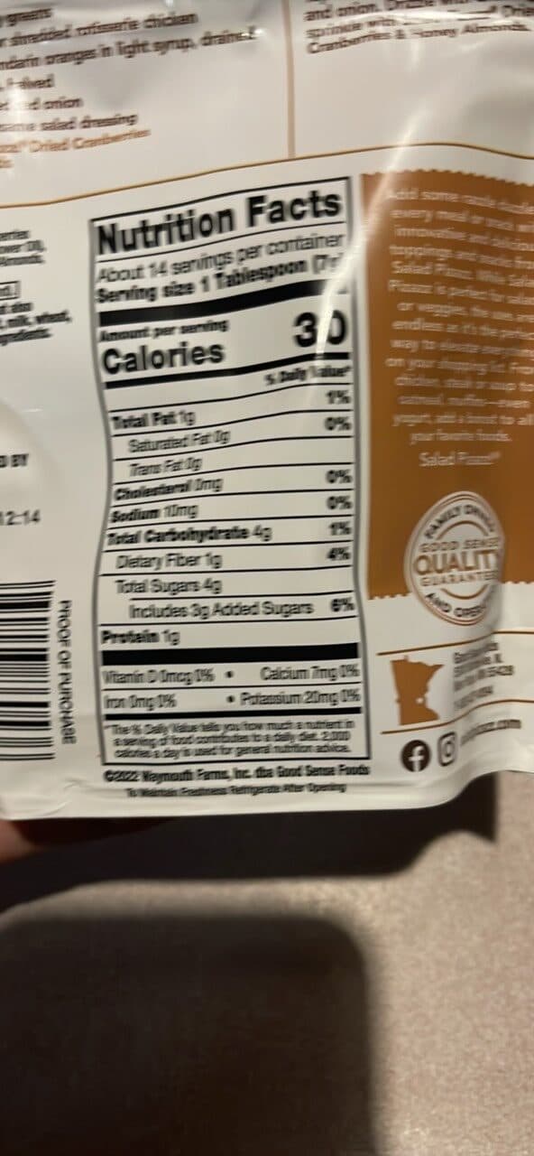 Salad Pizazz Dried Cranberries & Honey Almonds packshot