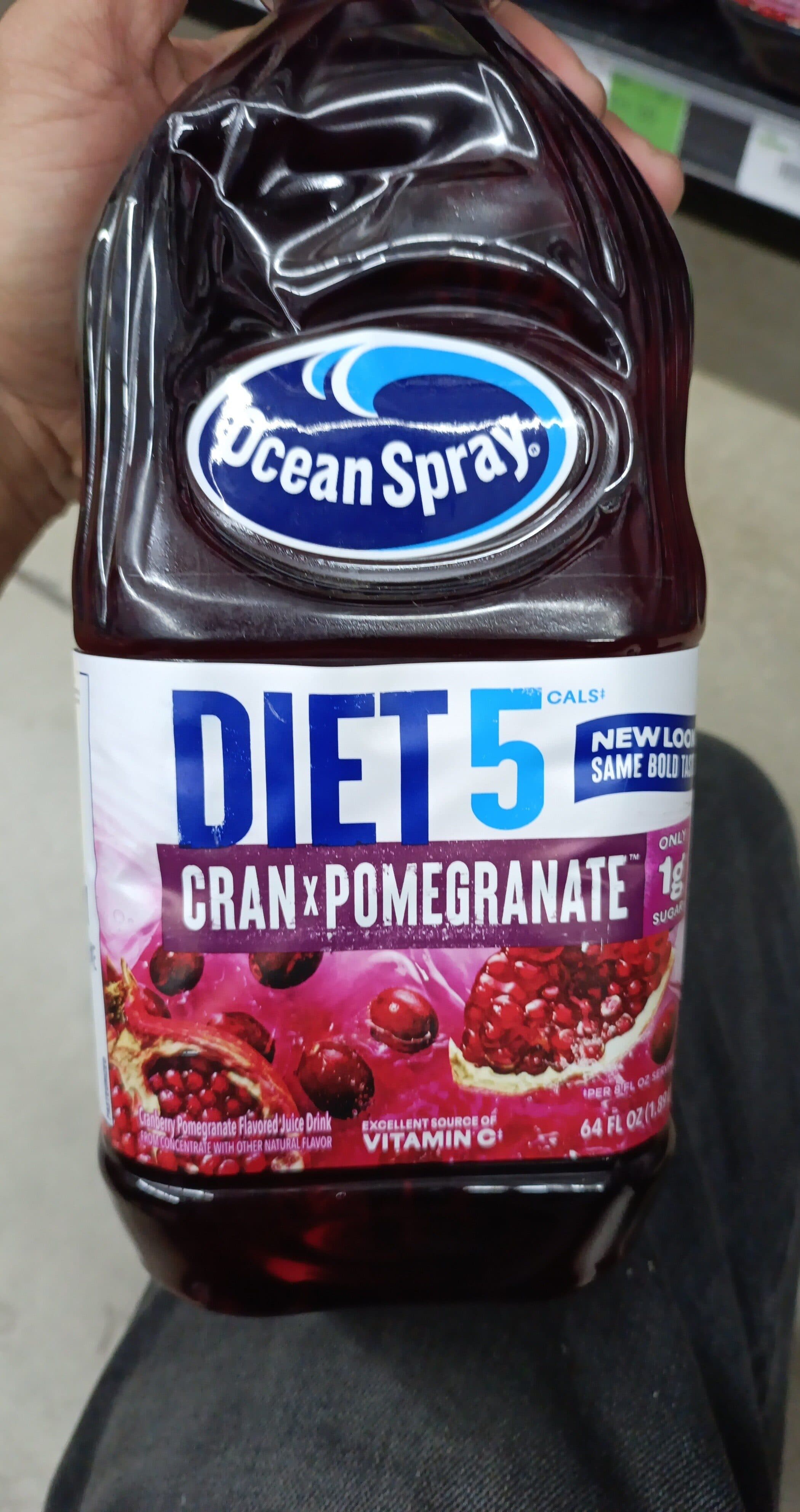 Ocean Spray Diet cranberry pomegranate packshot