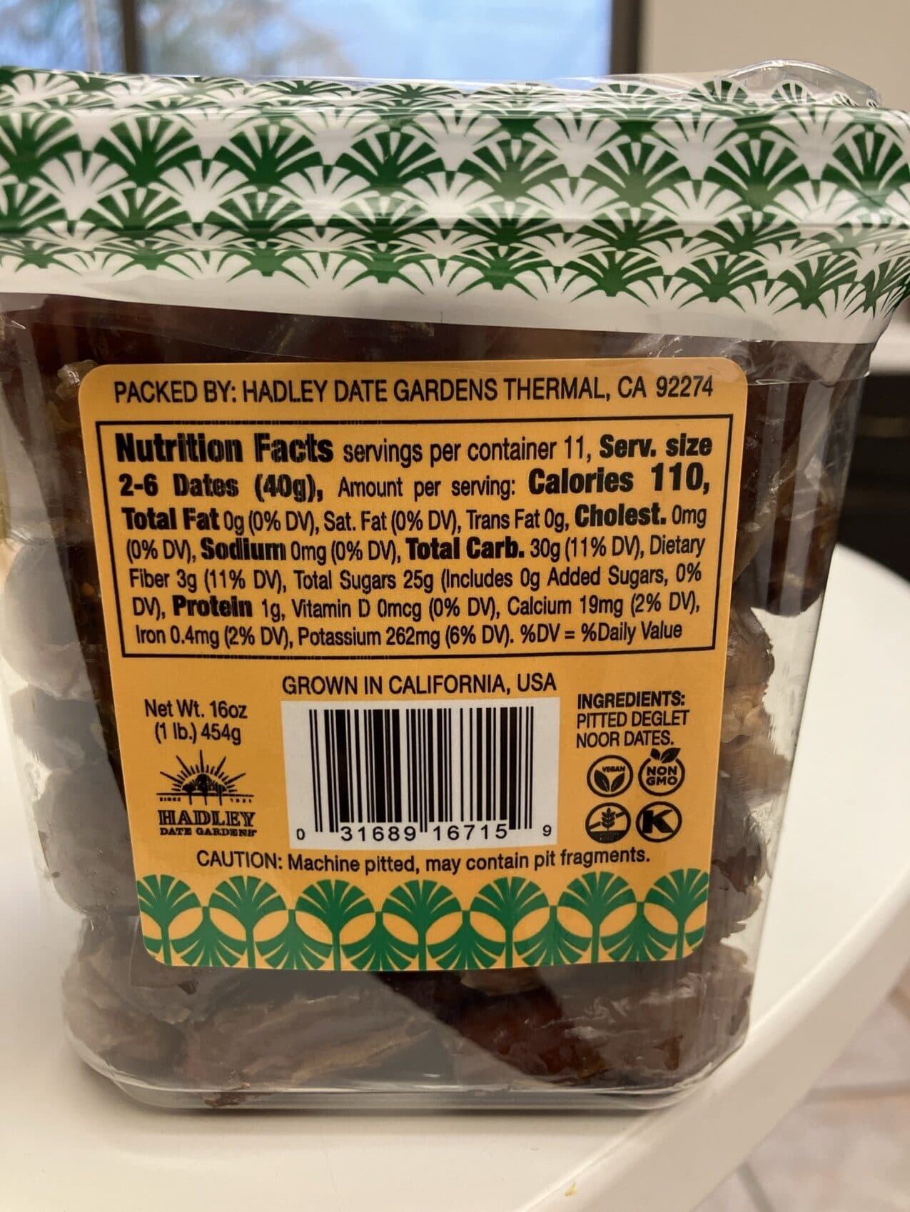 HADLEY DATE GARDENS deglet noor pitted dates packshot