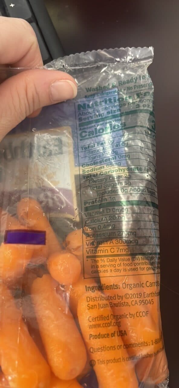 Earthbound Farm Organic Mini Peeled Carrots packshot