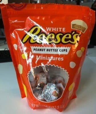 Reese’s White Reese’s Peanut Butter Cup packshot