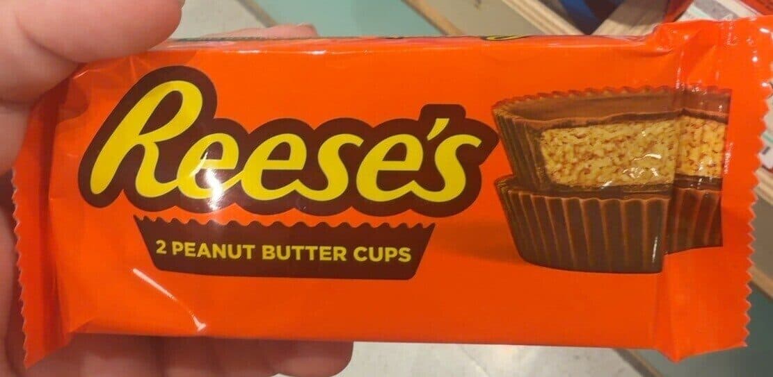 Reese's 2 Peanut Butter Cups packshot