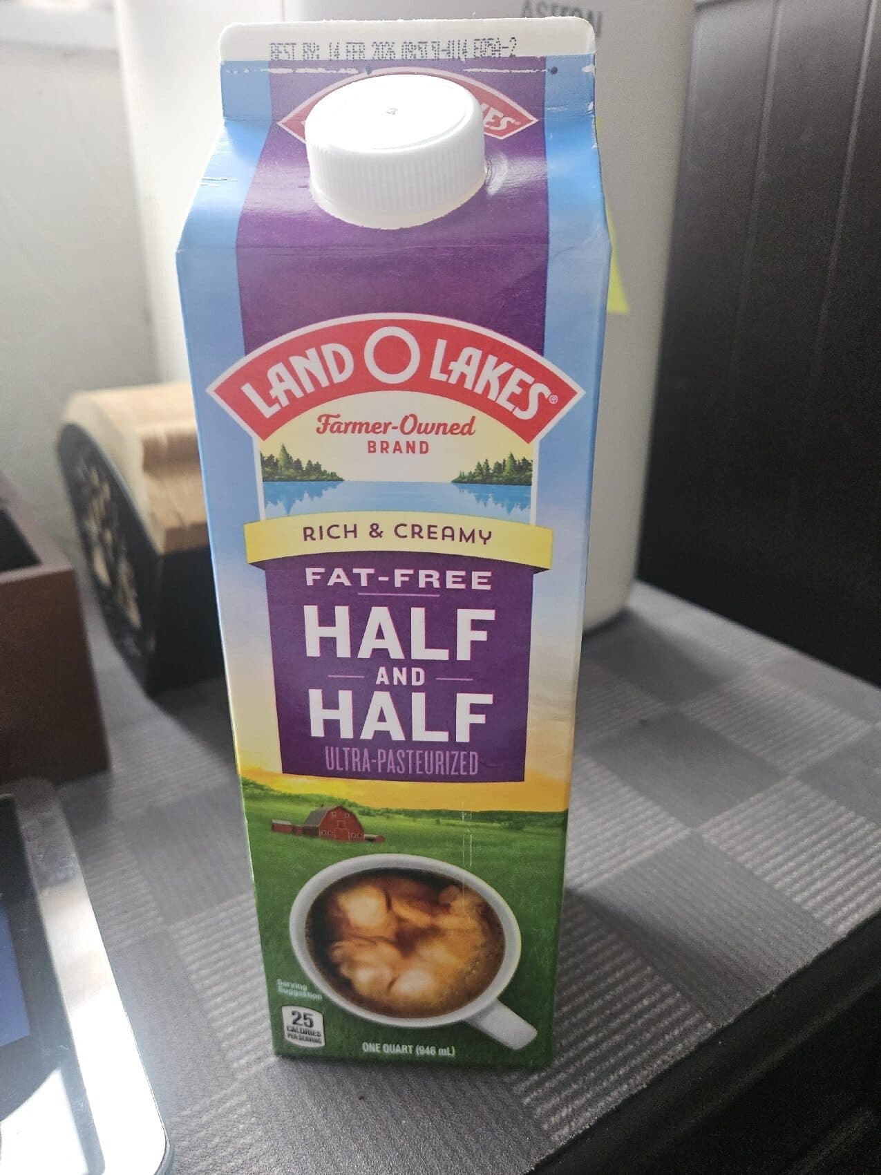 Land O Lakes Fat-Free Half and Half packshot
