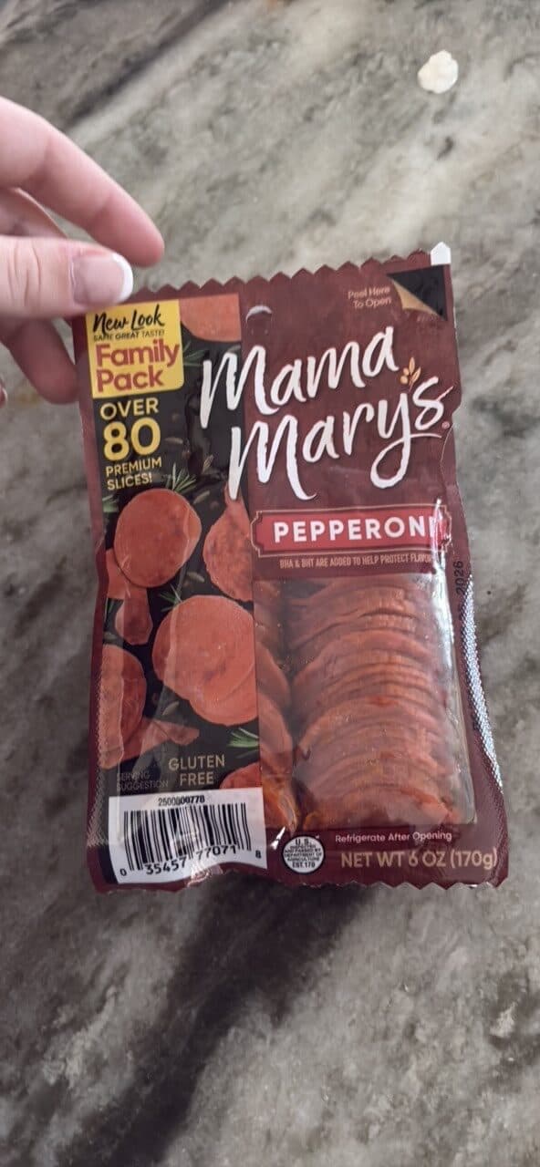 Mama Mary's PEPPERONI packshot