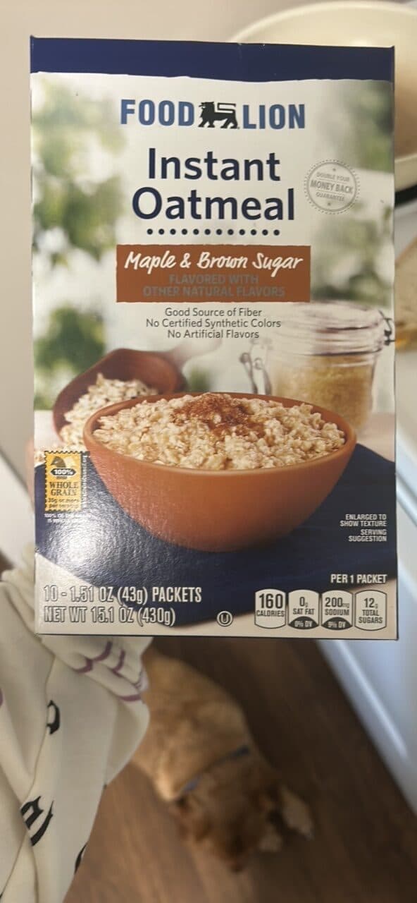 Food Lion Instant Oatmeal Maple & Brown Sugar packshot
