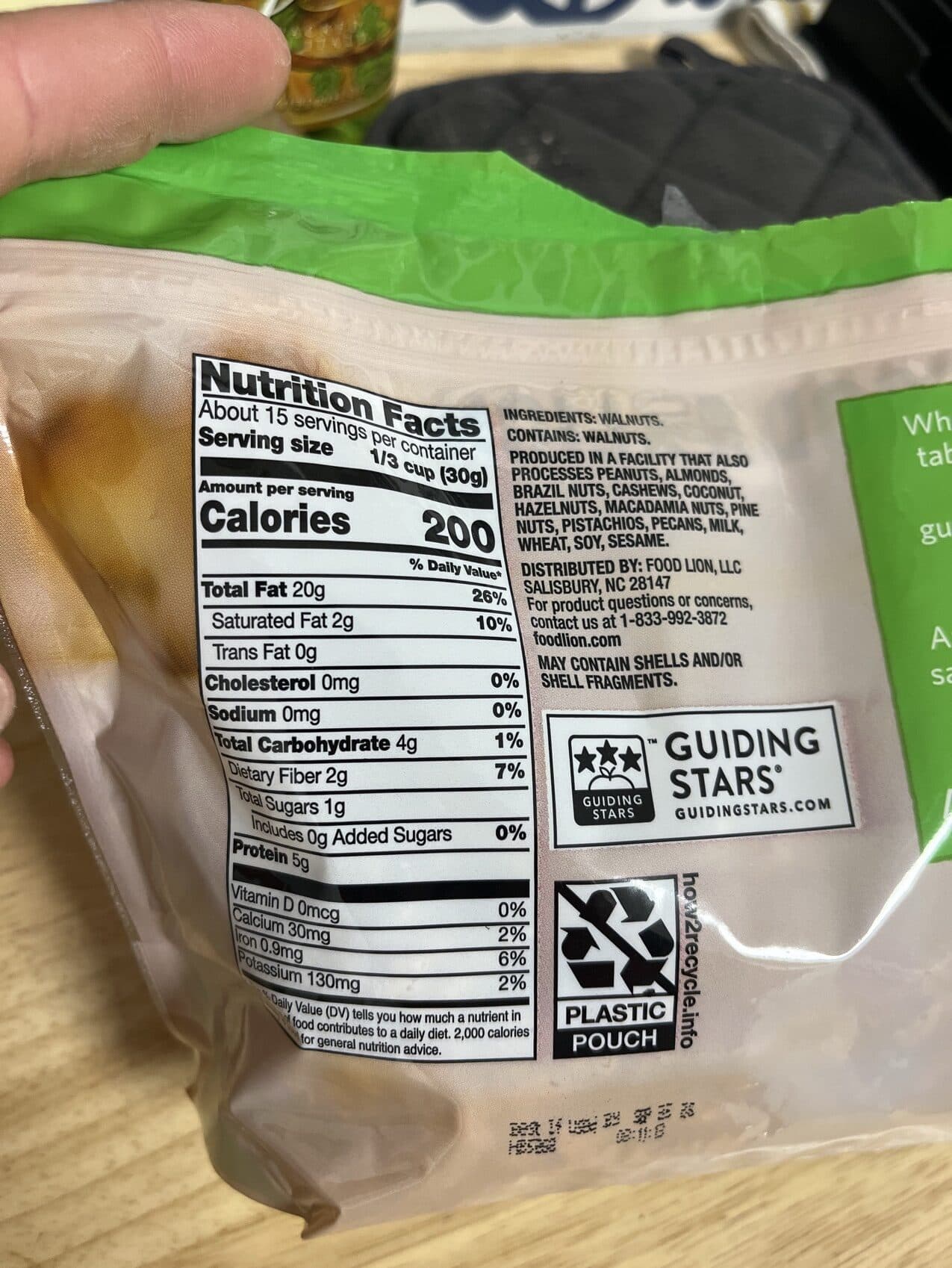 Food Lion Walnuts packshot
