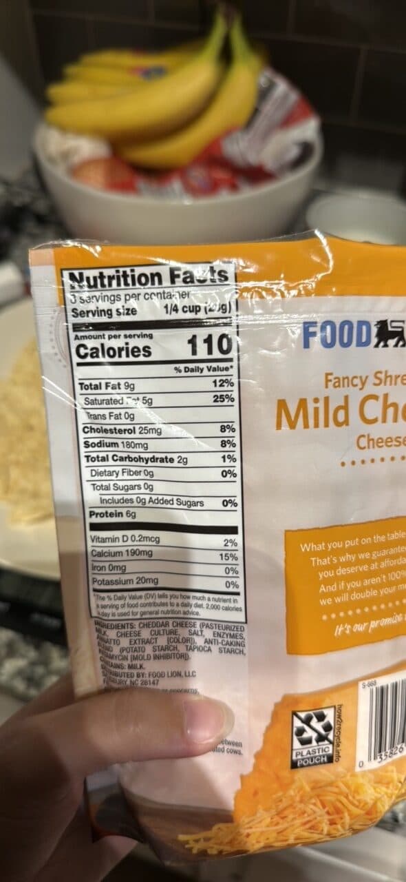 FOOD LION Fancy Shredded Mild Cheddar Cheese packshot