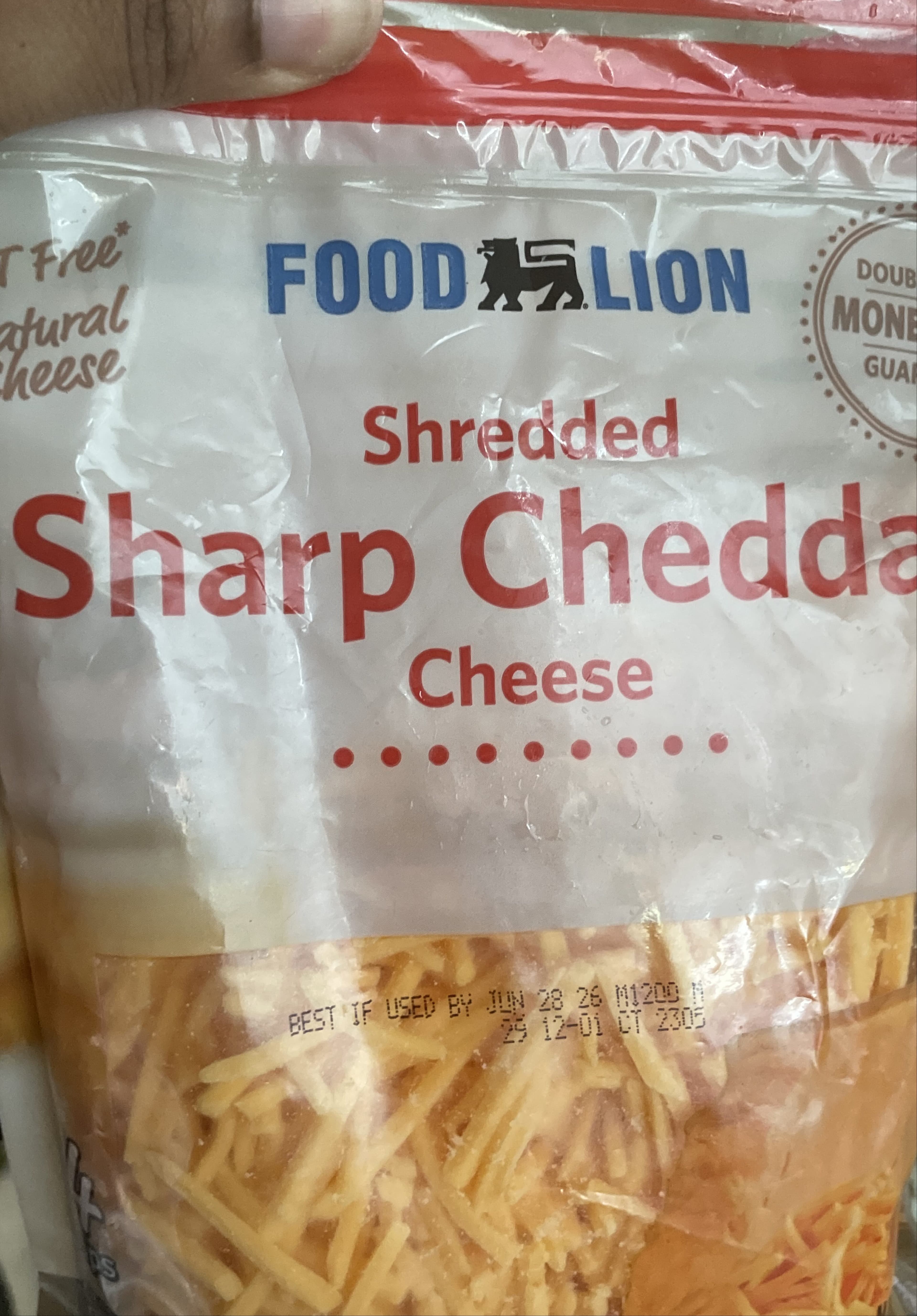 Food lion Sharp cheddar cheese packshot