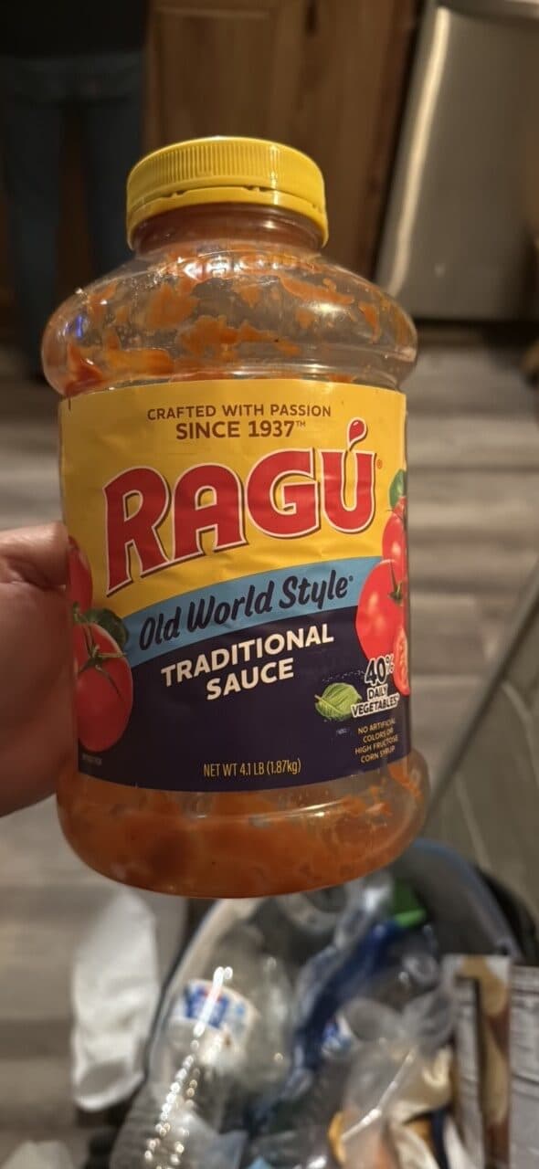 Ragu Old World Style Traditional Sauce packshot