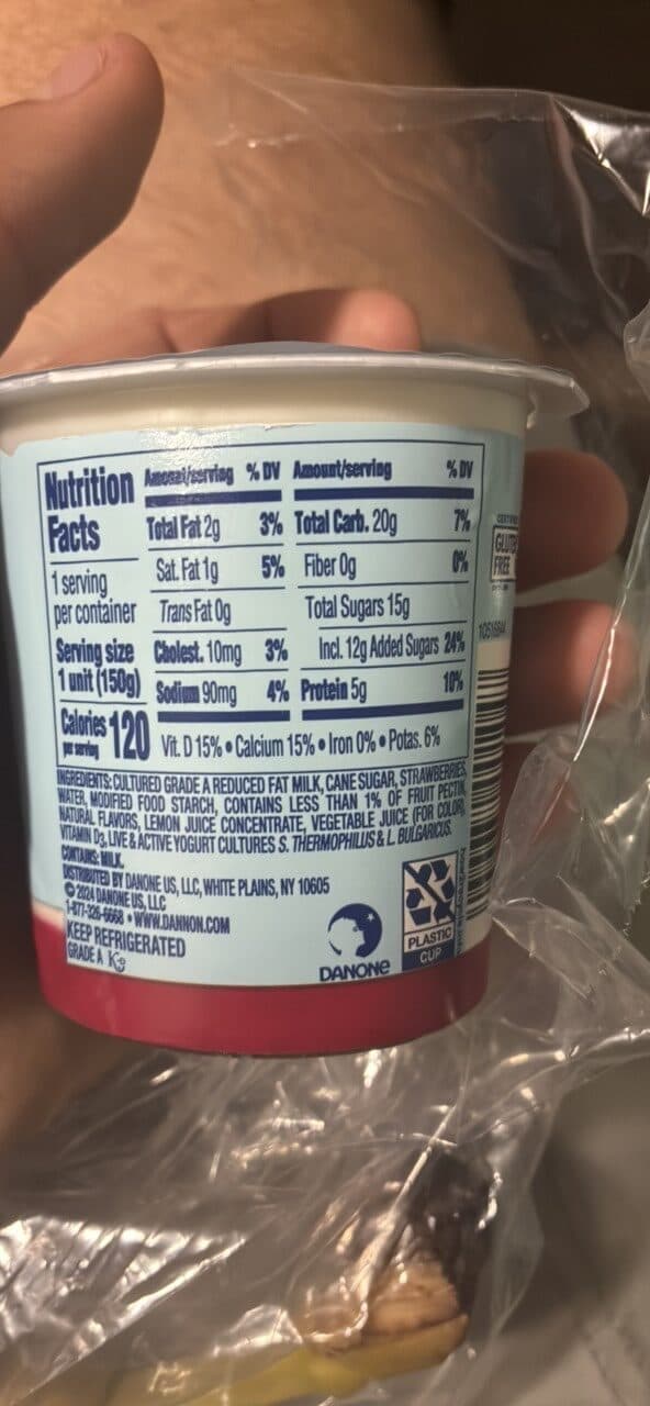 Dannon Low Fat Yogurt Strawberry packshot