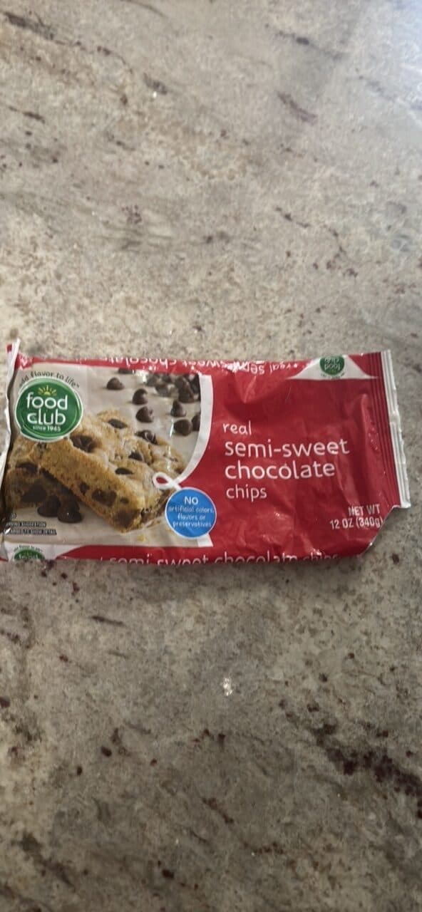 food club real semi-sweet chocolate chips packshot