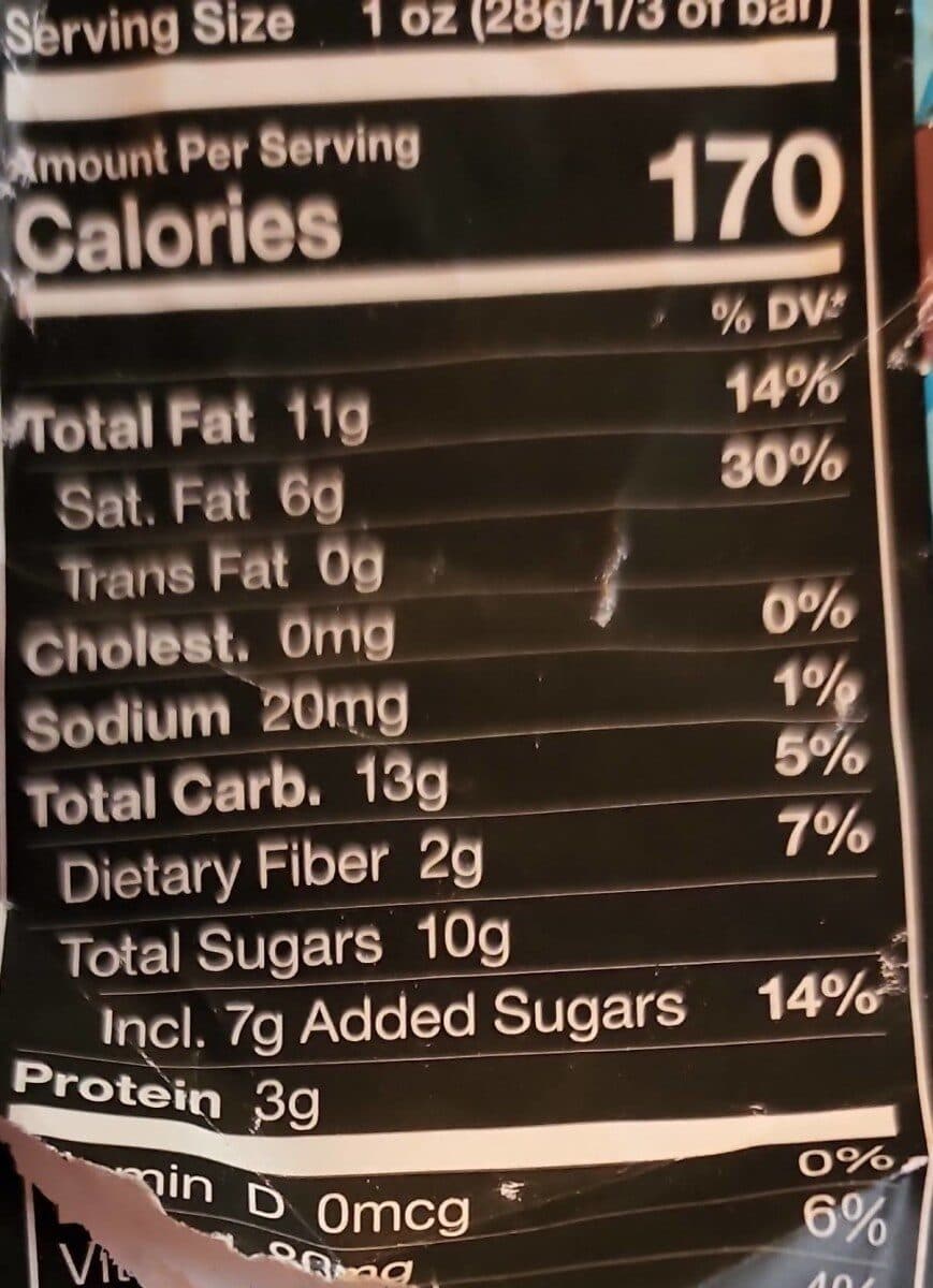 ENDANGERED SPECIES CHOCOLATE milk 48% COCOA MILK CHOCOLATE packshot