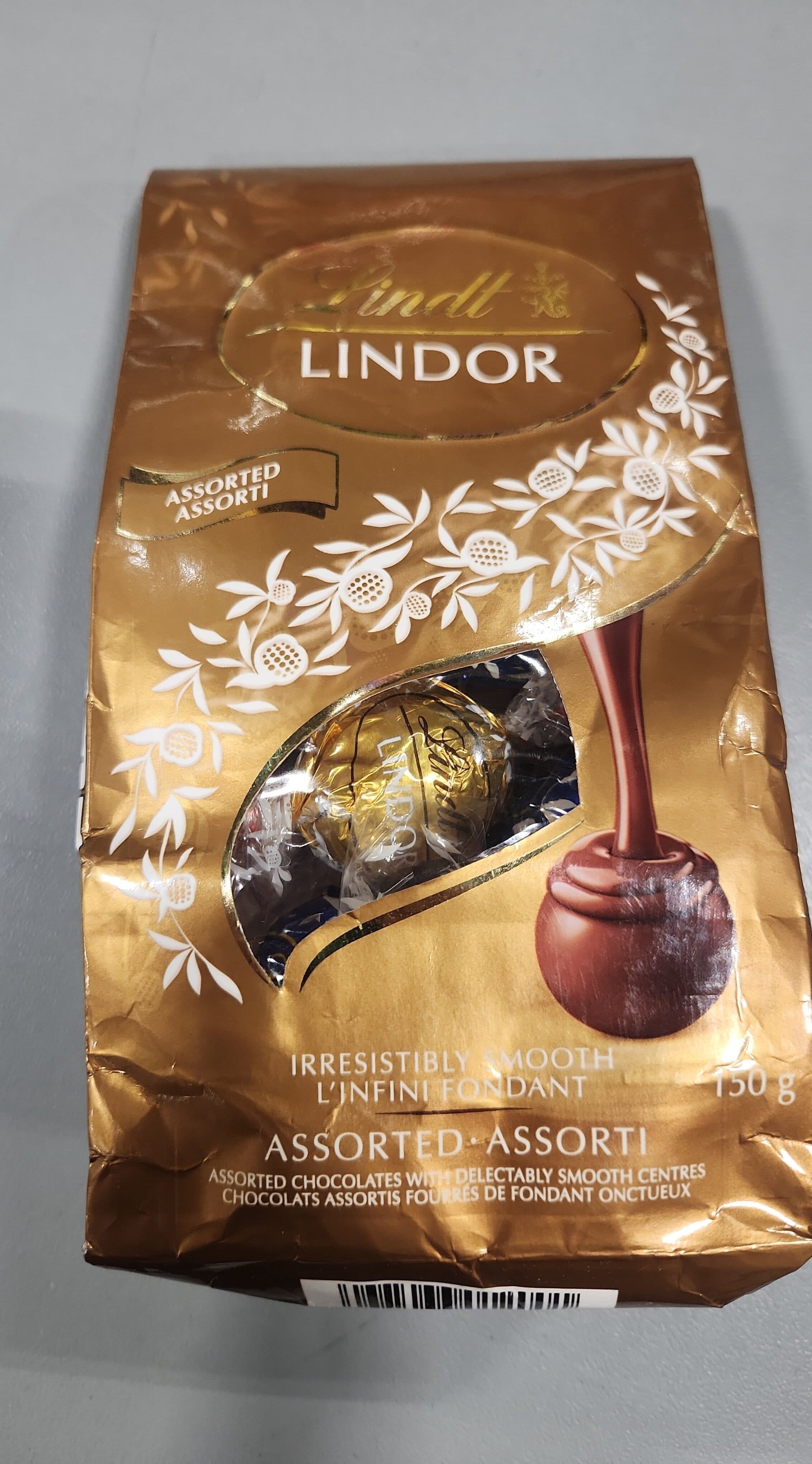 lindt lindor lindt assorted 150g packshot