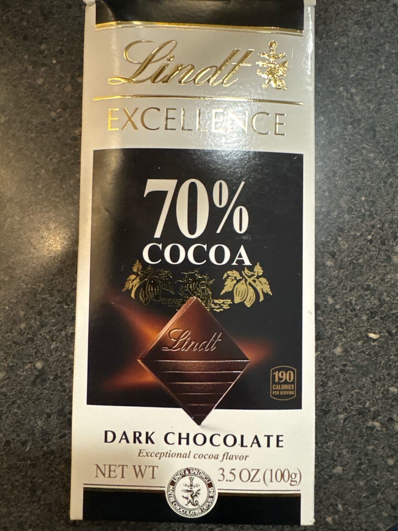 Lindt DARK CHOCOLATE packshot