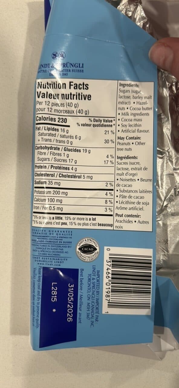 Lindt Swiss Milk Chocolate with whole roasted hazelnuts packshot