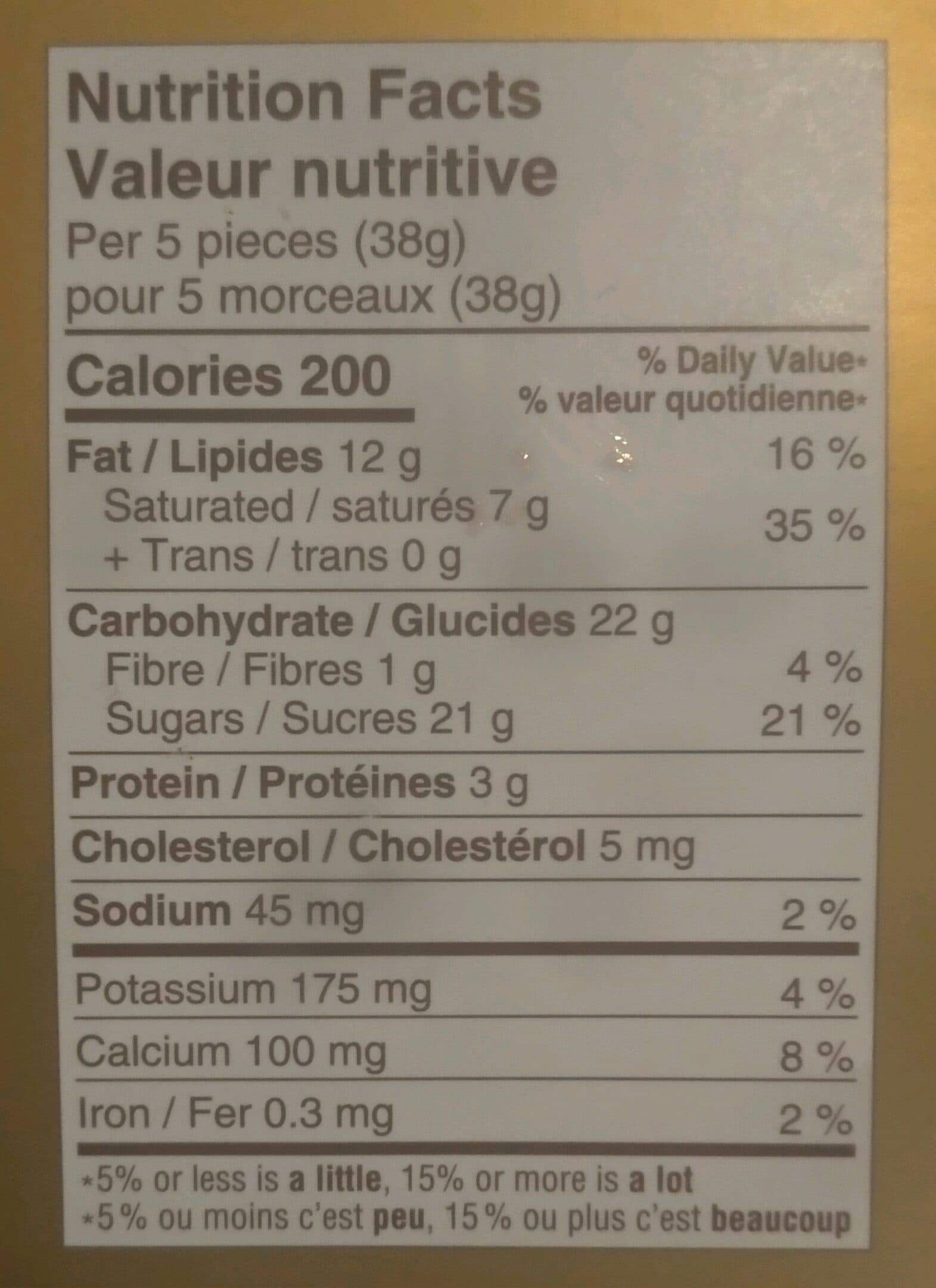 Lindt Swiss Classic Milk Chocolate packshot