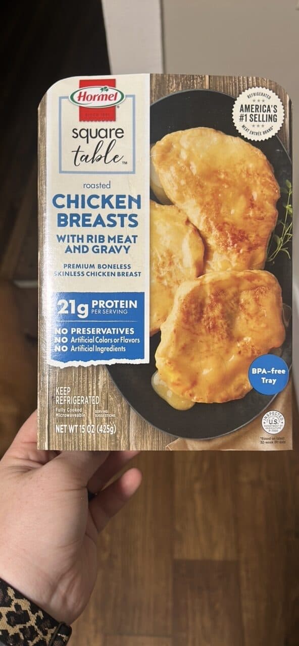 Hormel roasted CHICKEN BREASTS WITH RIB MEAT AND GRAVY packshot
