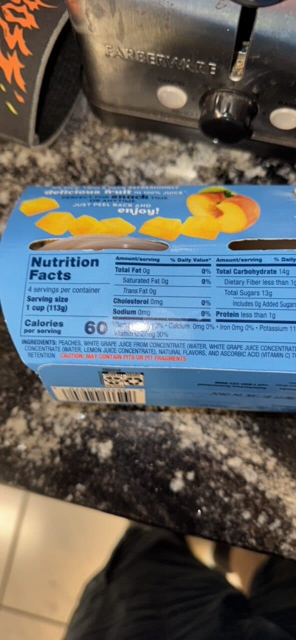 Dole diced peaches packshot