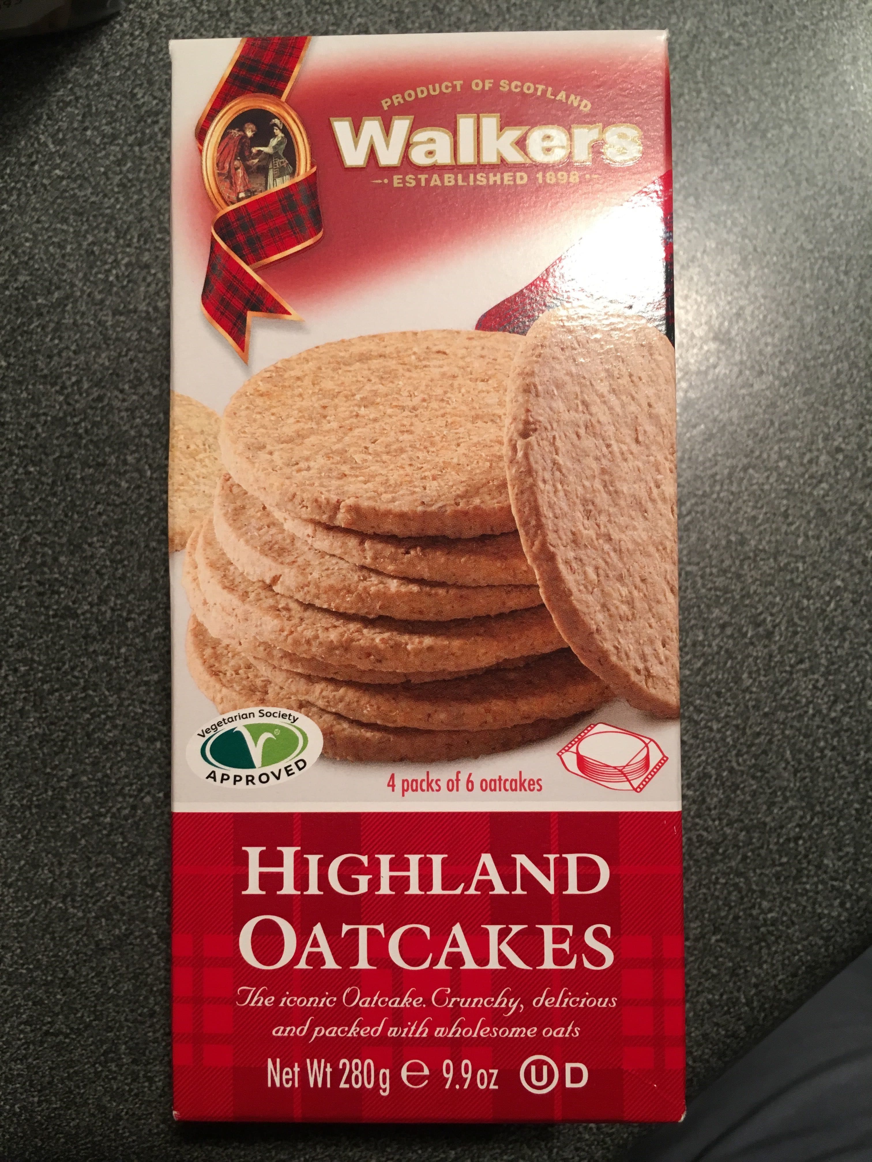 Walkers Highland oatcakes packshot