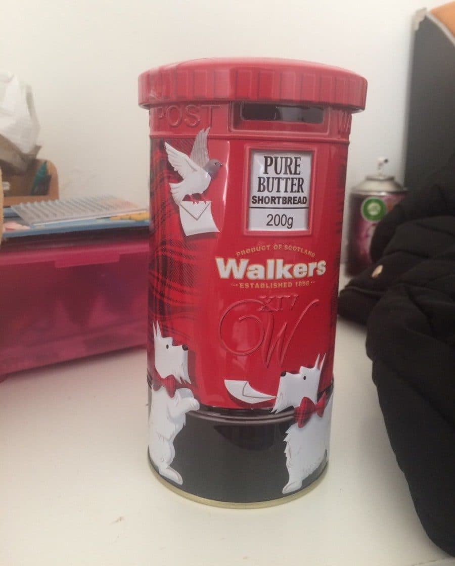 Walkers Walkers Shortbread Post Box Tin packshot