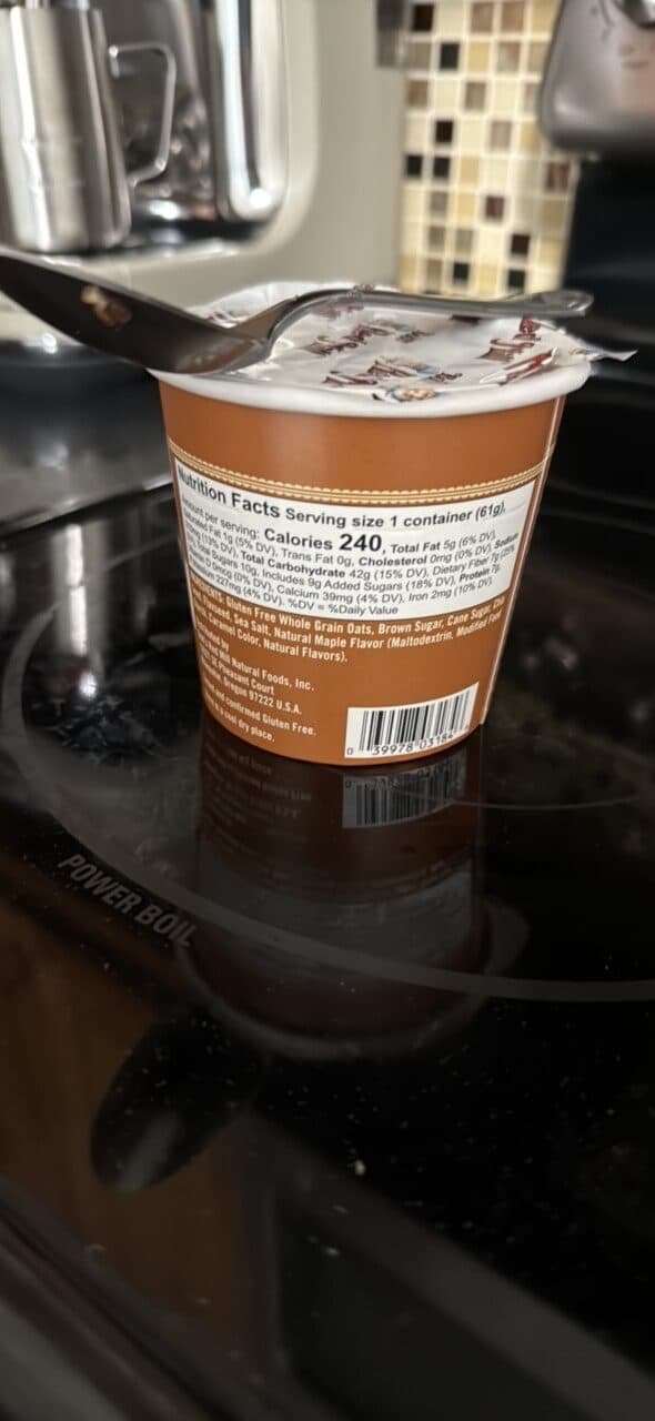 Bob's Red Mill Gluten Free Oatmeal naturally flavored brown sugar and maple with Flax & Chia packshot