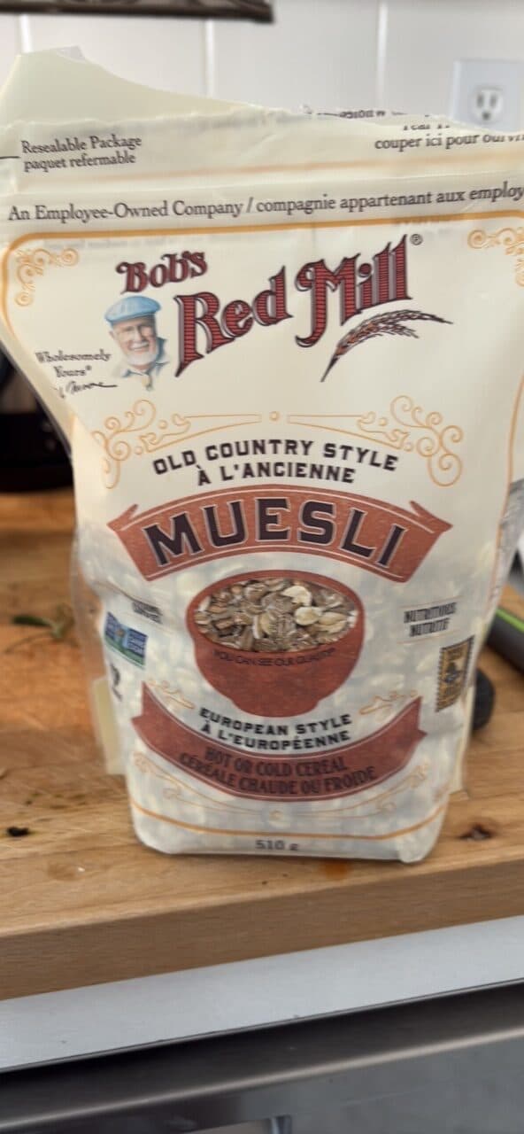 Bob's Red Mill Muesli packshot