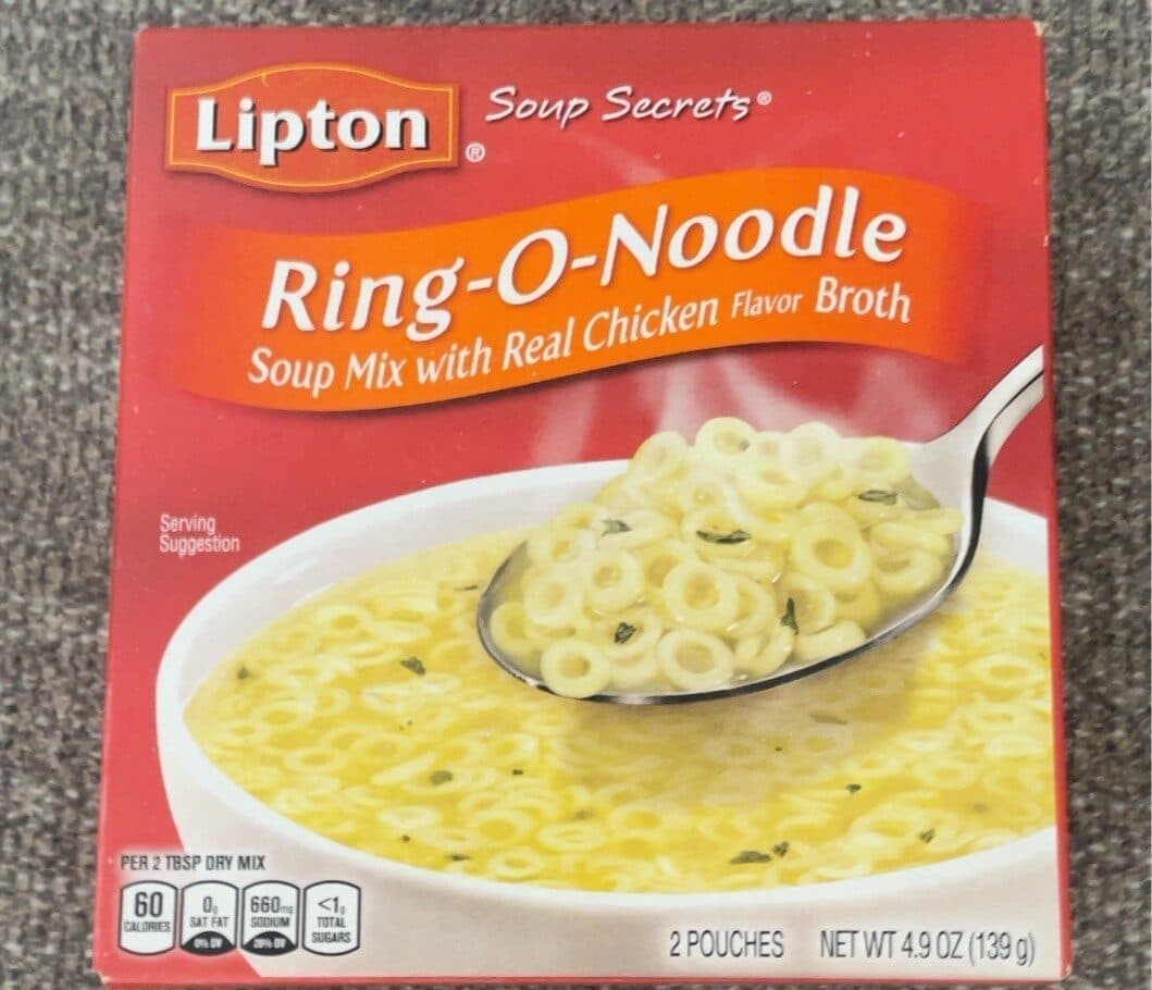 Lipton Ring-O-Noodle Soup Mix with Real Chicken Flavor Broth packshot
