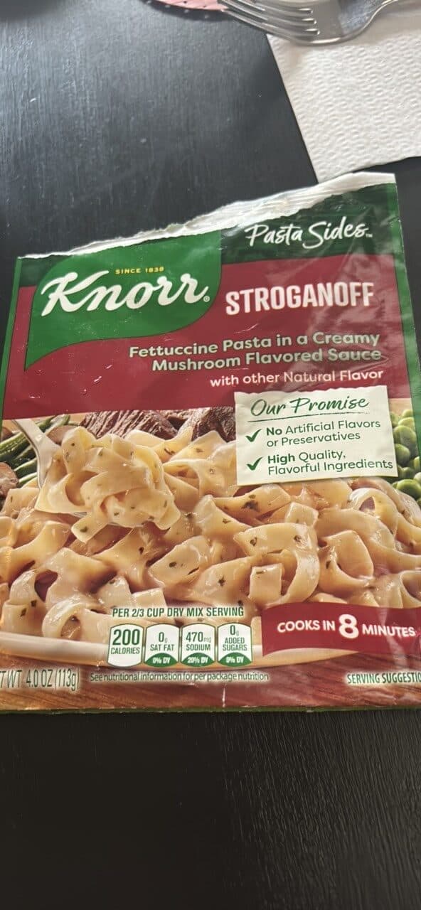 Knorr Fettuccine Pasta in a Creamy Mushroom Flavored Sauce packshot