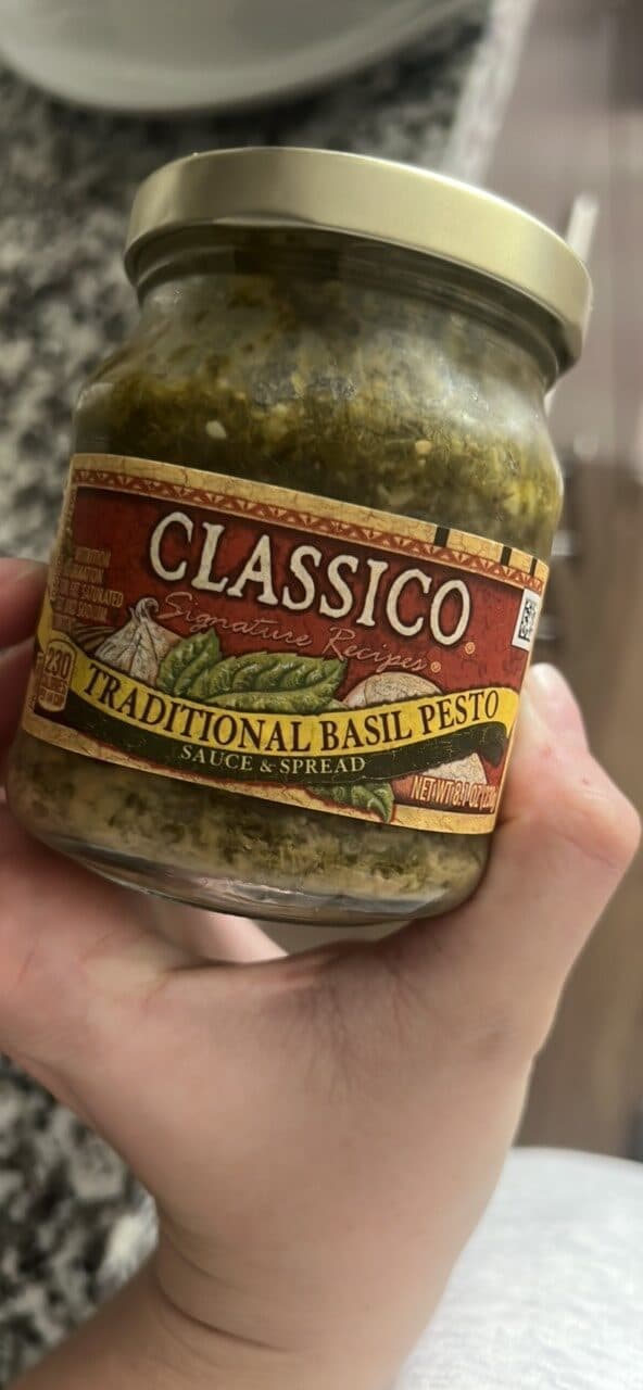 Classico Traditional Basil Pesto Sauce & Spread packshot