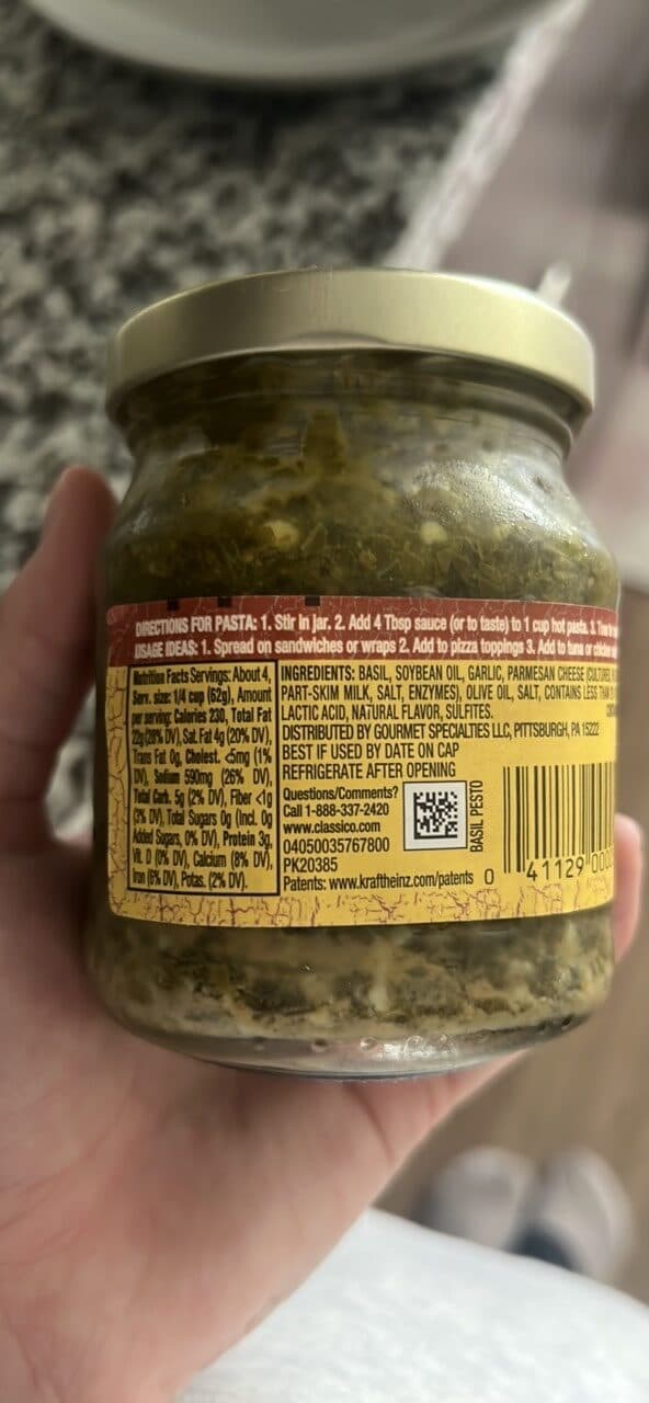 Classico Traditional Basil Pesto Sauce & Spread packshot