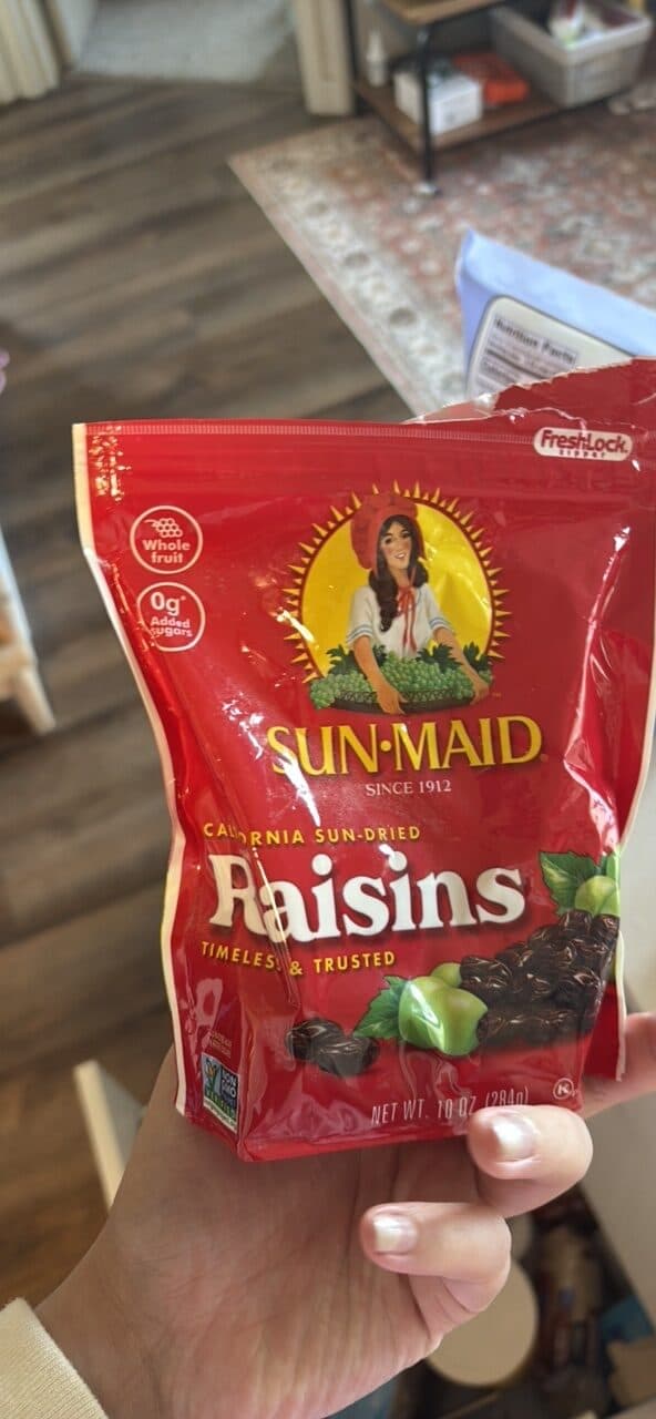 Sun-Maid Raisins packshot