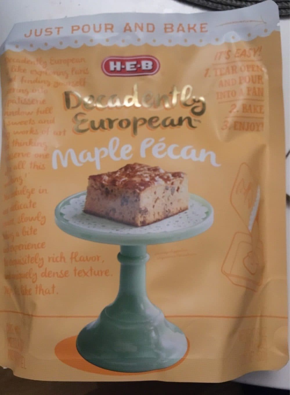 H-E-B Decadently european packshot