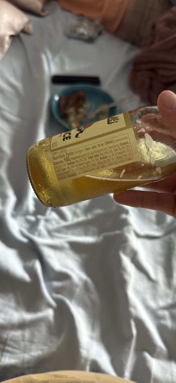Martinelli's SPARKLING APPLE JUICE packshot