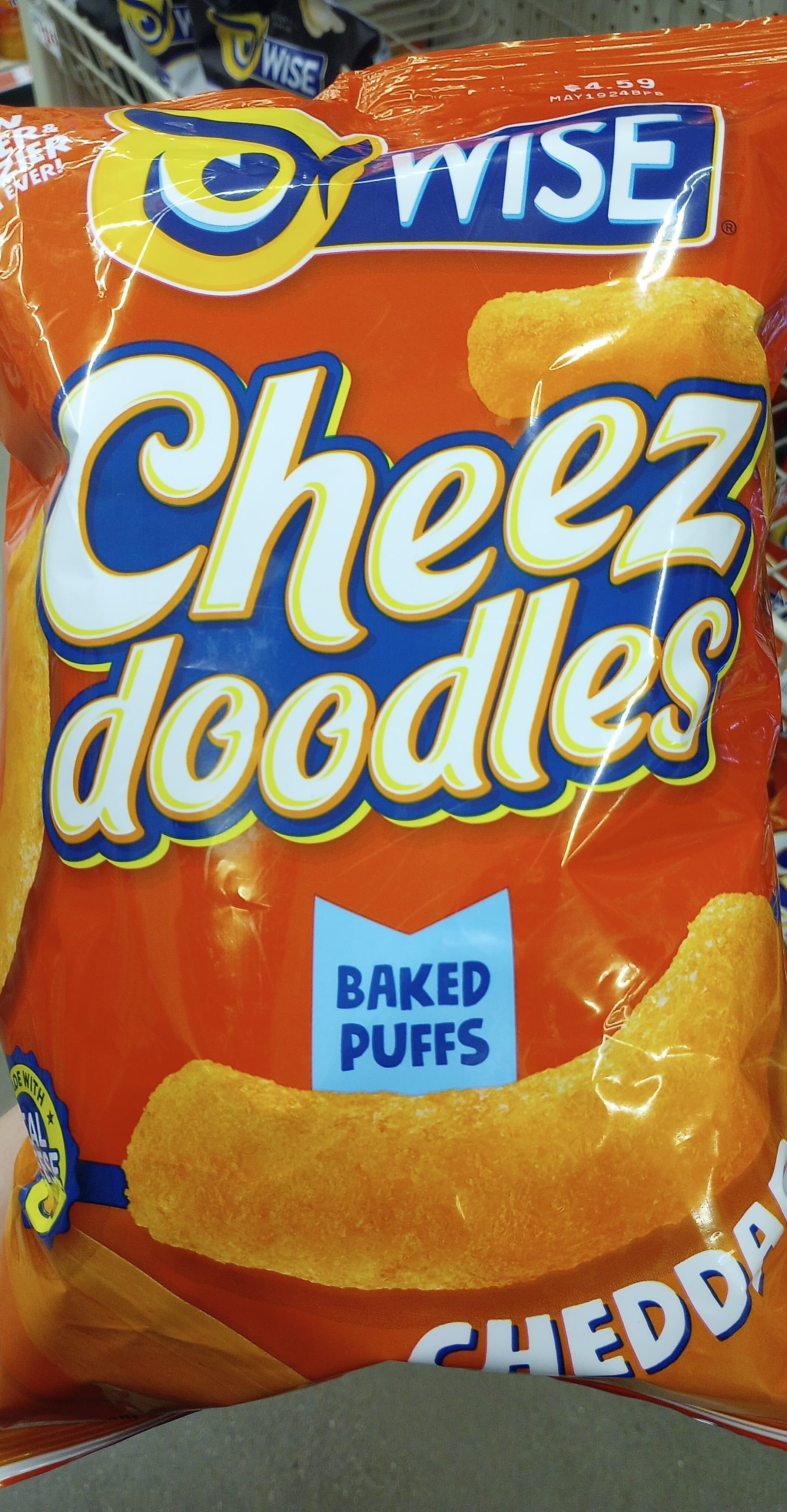 Wise Baked puffs corn snacks packshot