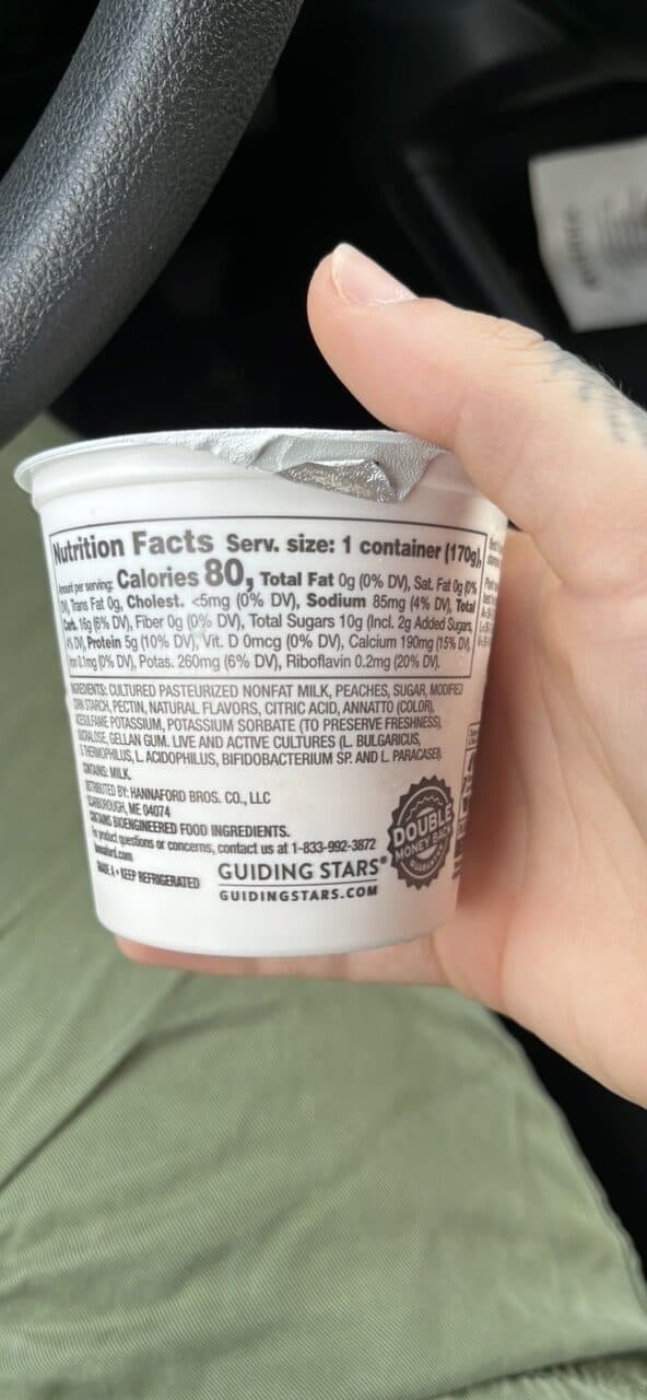 Hannaford NONFAT YOGURT peach blended with other natural flavors packshot