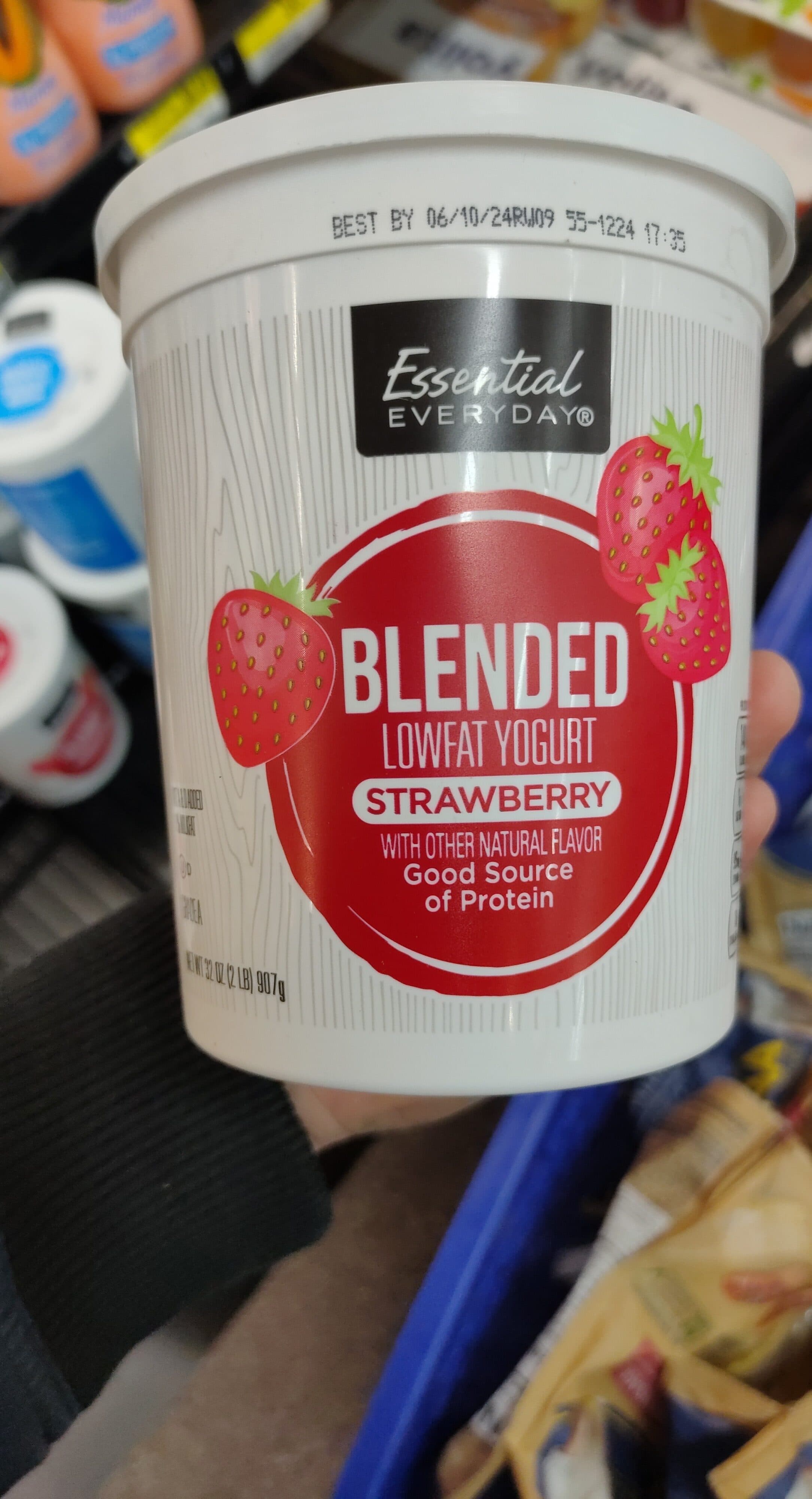 Essential Everyday Lowfat Yogurt packshot