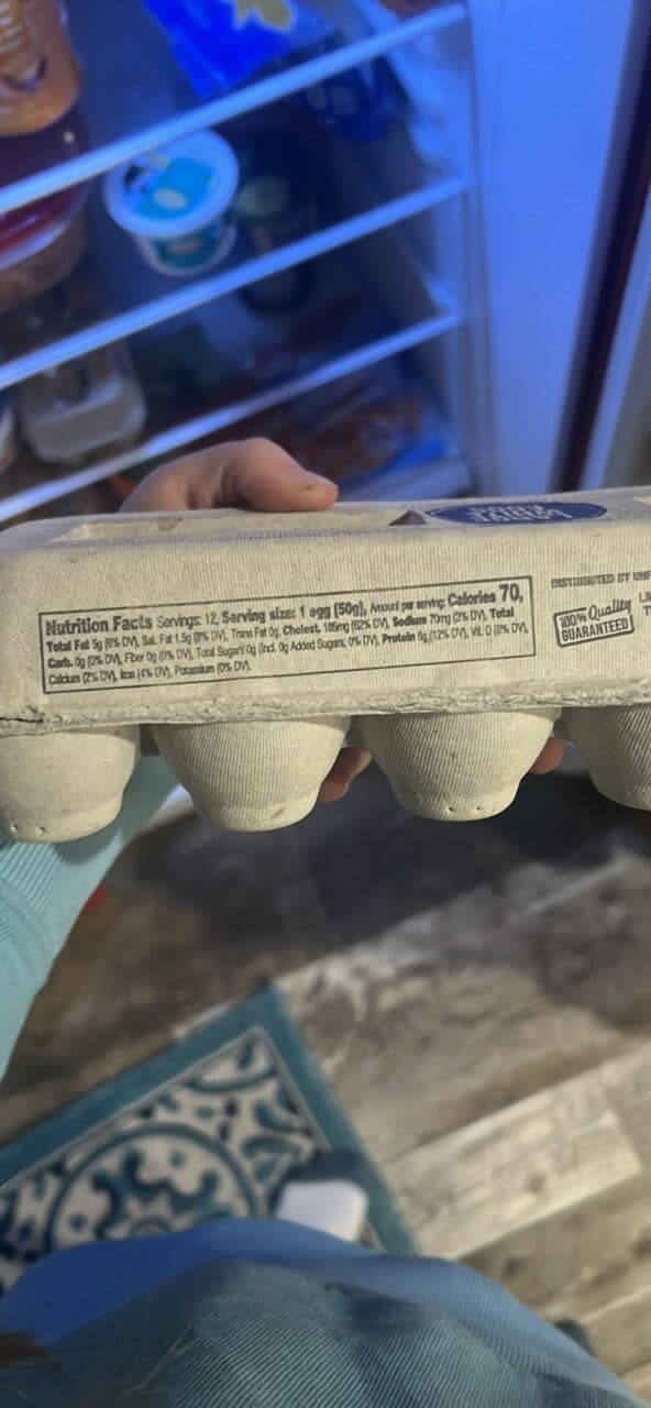 Essential Everyday Large White Eggs packshot