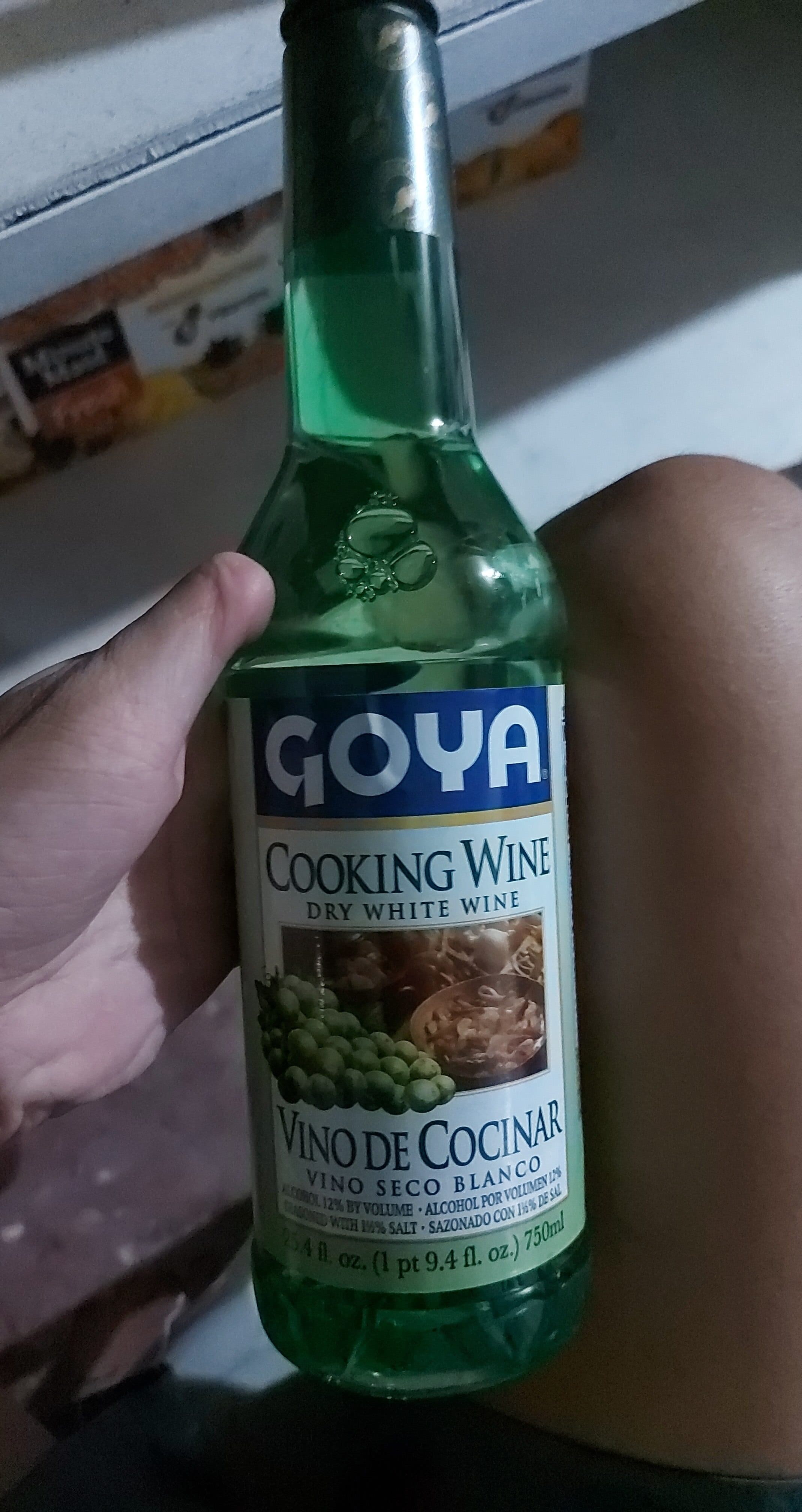 Goya Cooking Wine packshot
