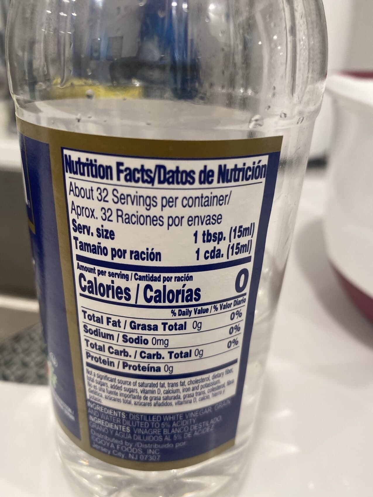 Goya Distilled White Vinegar packshot