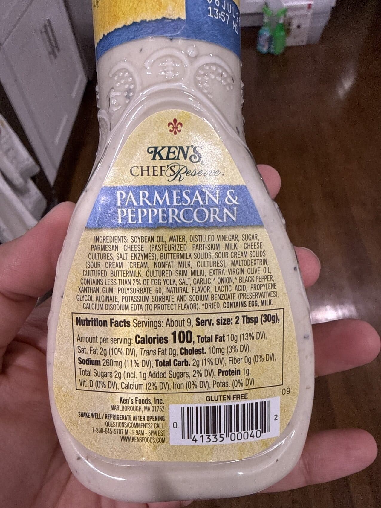 Ken's Light options parmesan & peppercorn dressing packshot