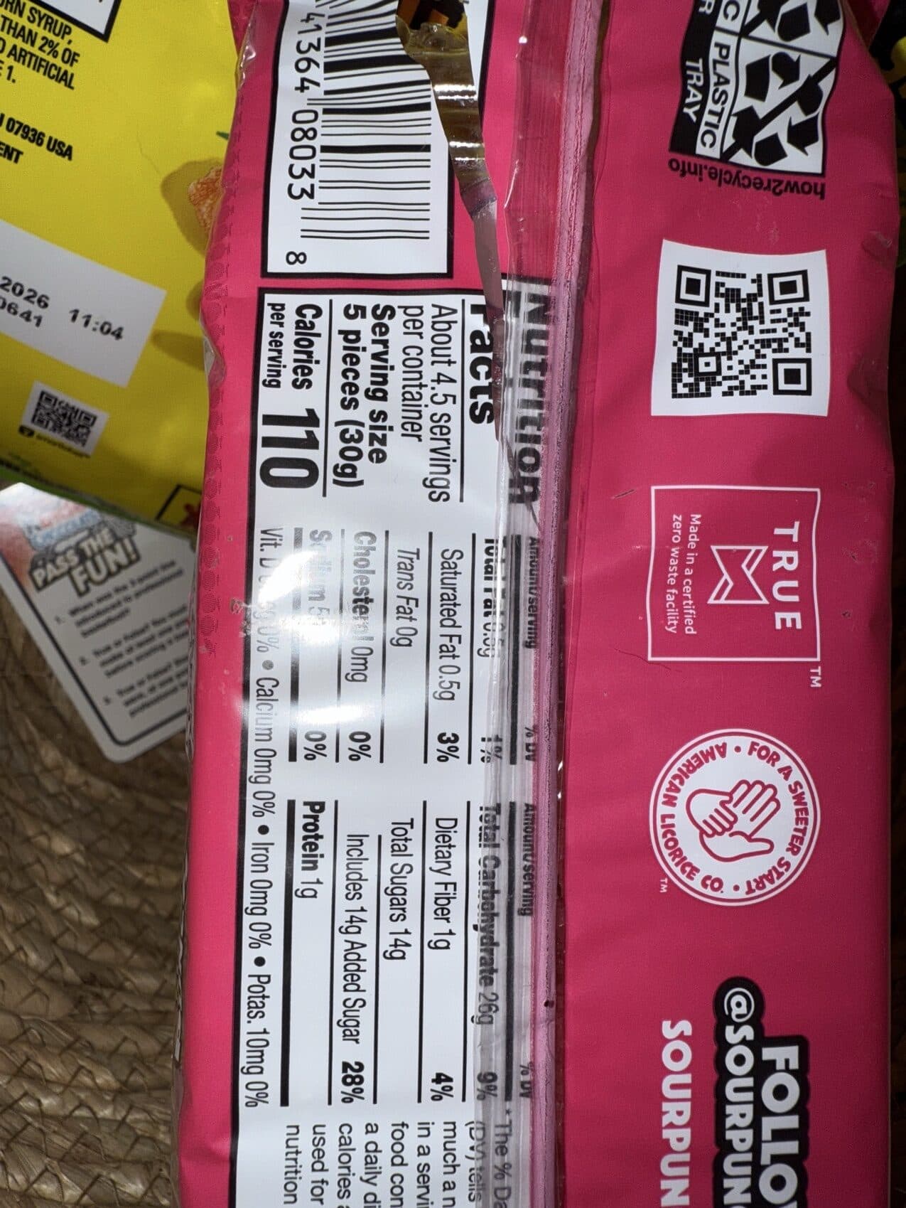 Sour Punch Strawberry straws candy packshot
